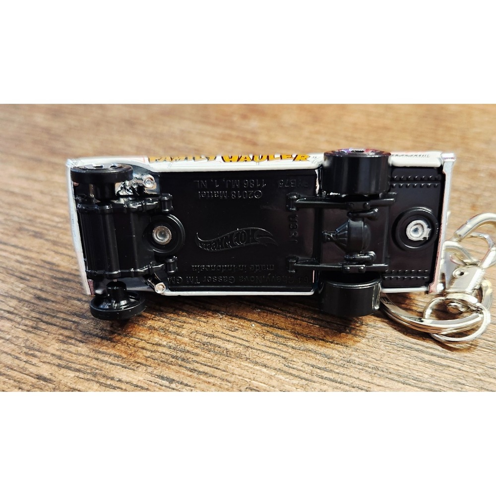 2025 Hot Wheels '64 Nova Wagon Key Chain Gasser White HW Gassers Diecast 1:64 - Picture 6 of 7